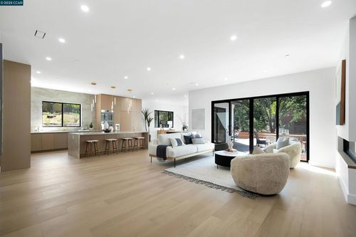1080 Scots Ln, Walnut Creek, CA, 94596-5457 | Card Image