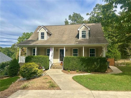 2586 Butterfly Trl, Randleman, NC, 27317-8304 | Card Image