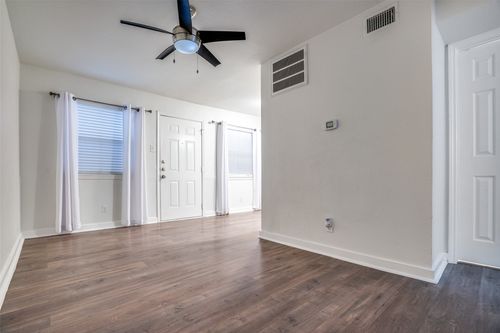 210-4927 San Jacinto St, Dallas, TX, 75206-8641 | Card Image