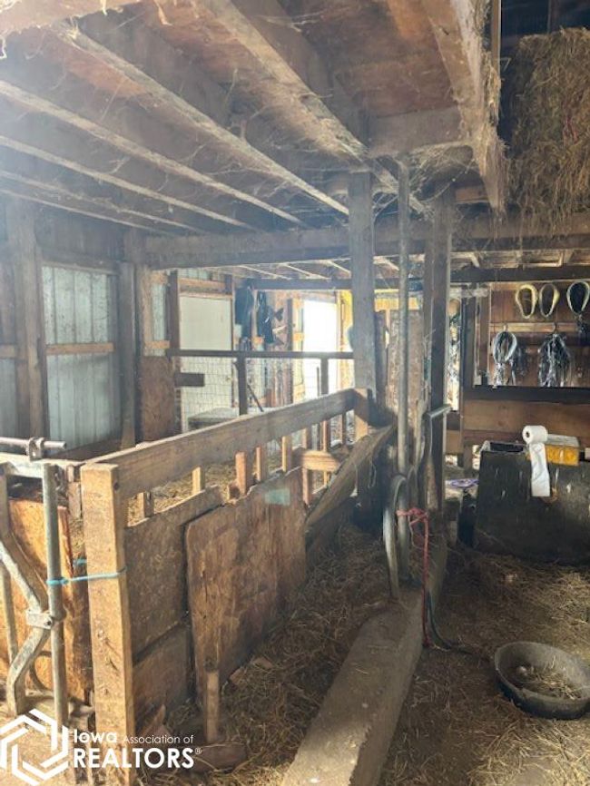 20170 Highway 2, Home with 5 bedrooms, 4 bathrooms and null parking in Bloomfield IA | Image 46