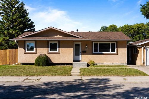 105 Borlase Cres, Regina, SK, S4N4G8 | Card Image