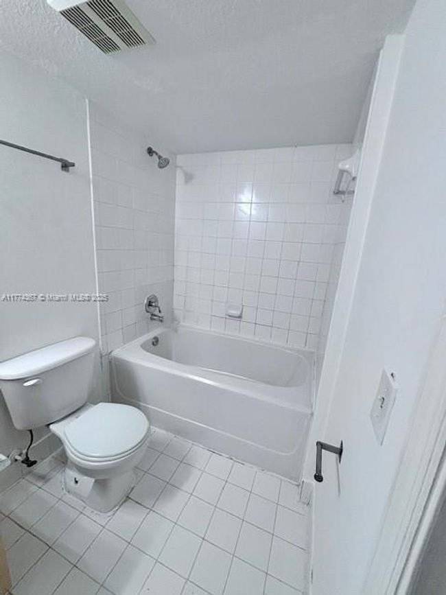 APT-101 - 4190 San Marino Blvd, Condo with 2 bedrooms, 2 bathrooms and null parking in West Palm Beach FL | Image 30