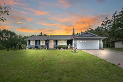 8084 Ivywood Ave S, Cottage Grove, MN, 55016-3252 | Card Image
