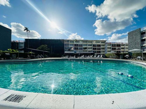 404g-330 Se 2nd St, Hallandale Beach, FL, 33009-5663 | Card Image
