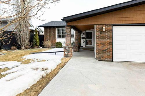 11 Nellis Ave, Red Deer, AB, T4P2C2 | Card Image