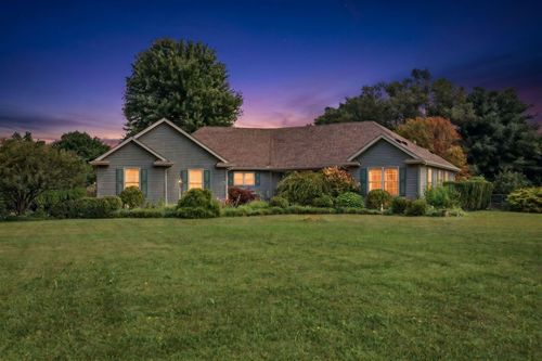 3905 Hidden Valley Trl N, Niles, MI, 49120-8688 | Card Image