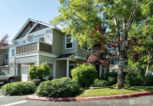 unit-205-1855 Trossachs Blvd Se, Sammamish, WA, 98075-5917 | Card Image