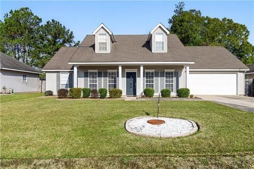 300 Ryan Ave, Abita Springs, LA, 70420-3064 | Card Image