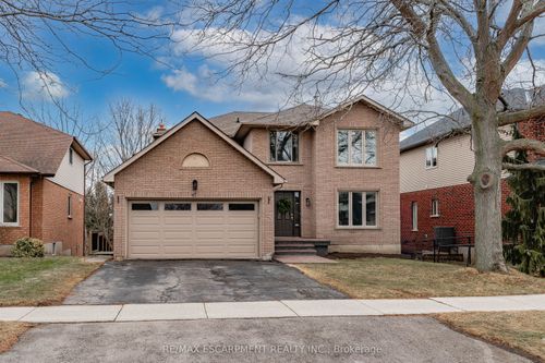 47 Sumner Cres, Grimsby, ON, L3M5E3 | Card Image