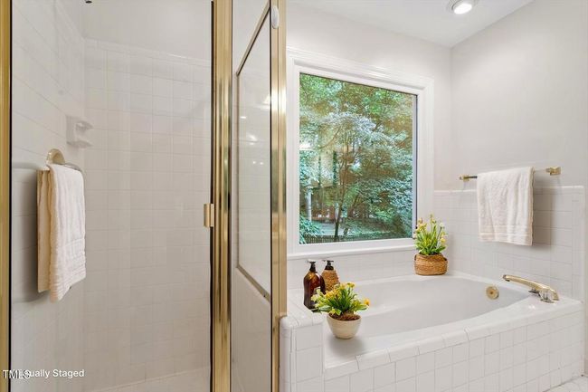 34-5-Wembley-Ct-2056570_34 - Bathroom - | Image 14