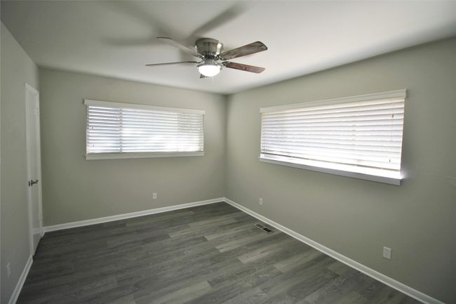 111 S 1 St St, House other with 3 bedrooms, 2 bathrooms and null parking in Midlothian TX | Image 9