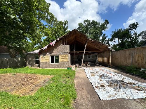 9318 Sherbourne St, Houston, TX, 77016-4924 | Card Image