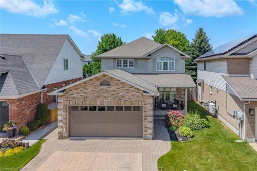 17 Carroll Cres, Guelph, ON, N1G5B7 | Card Image