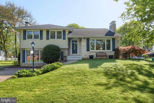 25 Oak Ave, CAMP HILL, PA, 17011-4237 | Card Image