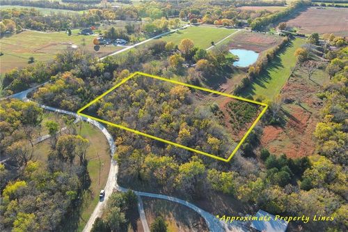 2.96 acres Morning Deer Drive, Paola, KS, 66071 | Card Image