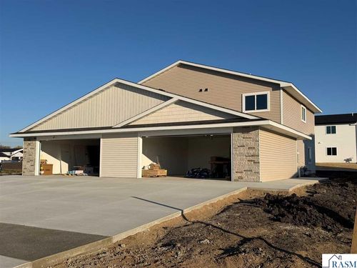 3202 Noble Dr, Mankato, MN, 56001-8213 | Card Image