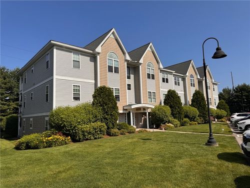 unit-305-200 Roger Williams Ave, Rumford, RI, 02916-3375 | Card Image