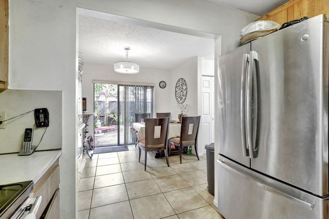 1851 Bayberry Dr, Condo with 3 bedrooms, 2 bathrooms and null parking in Pembroke Pines FL | Image 4