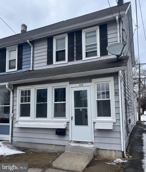 109 Thompson St, BURLINGTON, NJ, 08016-1915 | Card Image