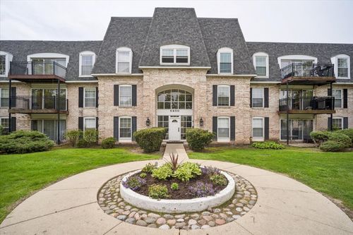 315-5400 Carriageway Dr, Rolling Meadows, IL, 60008-3942 | Card Image