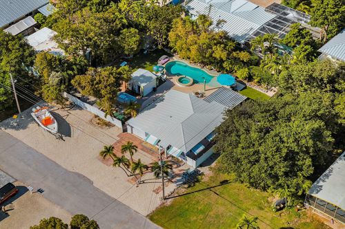 64 Snapper Ave, Key Largo, FL, 33037-4715 | Card Image