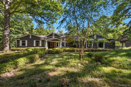 1663 Standish Ct, Bloomfield Hills, MI, 48302-1347 | Card Image