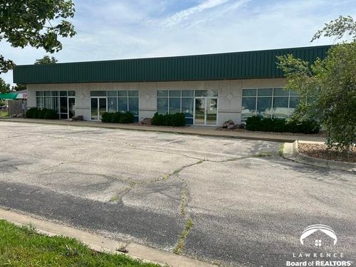 a-and-b-450 N Iowa St, Lawrence, KS, 66044-9617 | Card Image