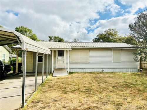 708 Copeland St, Rockdale, TX, 76567-2203 | Card Image