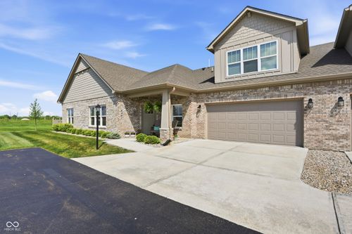 2307 Saddle Dr, Shelbyville, IN, 46176-8434 | Card Image