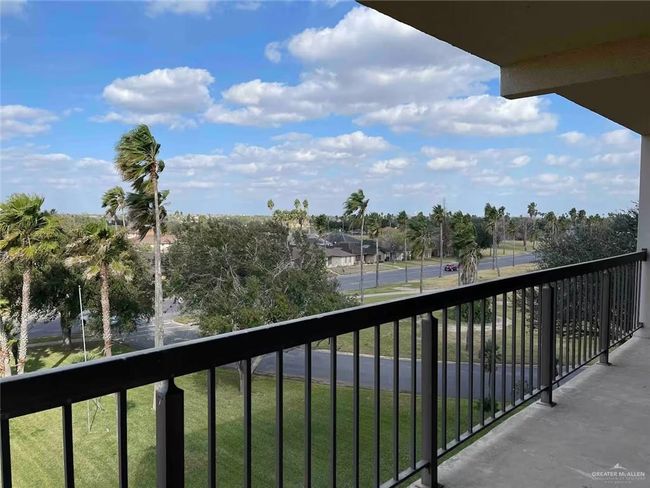 APT-505 - 2900 Ashley Dr, Condo with 2 bedrooms, 2 bathrooms and null parking in Pharr TX | Image 5