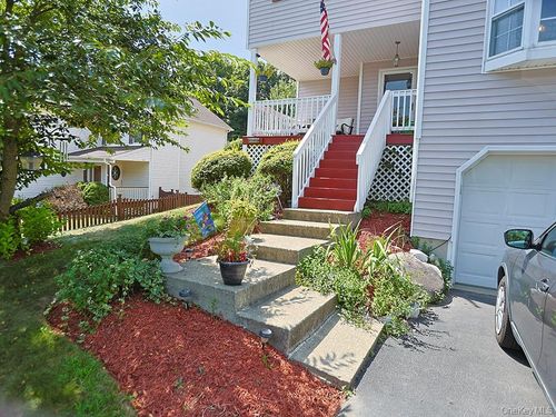 9 Melody Ln, Harriman, NY, 10926-3001 | Card Image