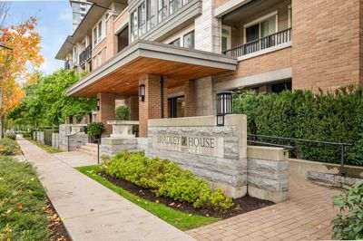 203 - 3107 Windsor Gate, Condo with 2 bedrooms, 2 bathrooms and 1 parking in Coquitlam BC | Image 3