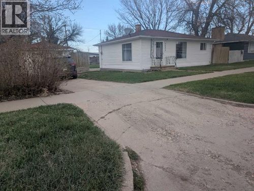 5005 44 Ave, Taber, AB, T1G1A5 | Card Image