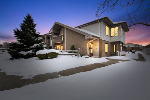 1779766 Riversbend Cir E, Germantown, WI, 53022-4655 | Card Image