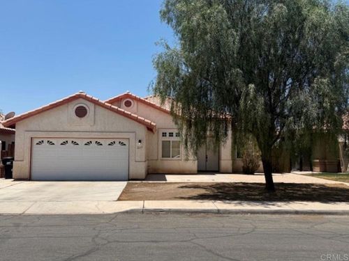 2117 Descanso Dr, Calexico, CA, 92231-3913 | Card Image
