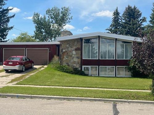 257 3 Street W, Cardston, AB, T0K0K0 | Card Image