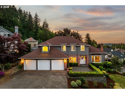 2055 Ridge Pointe Dr, Lake Oswego, OR, 97034-7574 | Card Image