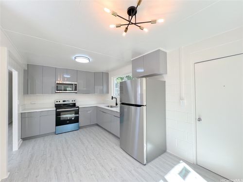 84-290 Makaha Valley Rd, Waianae, HI, 96792-5108 | Card Image