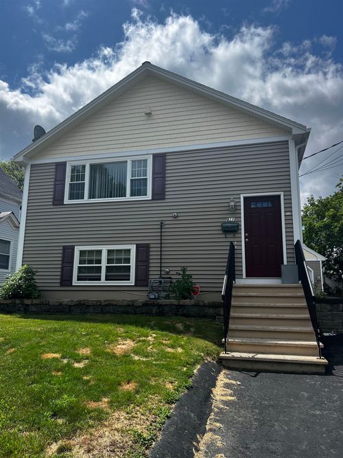 2-811 Dix St, Manchester, NH, 03103-3715 | Card Image