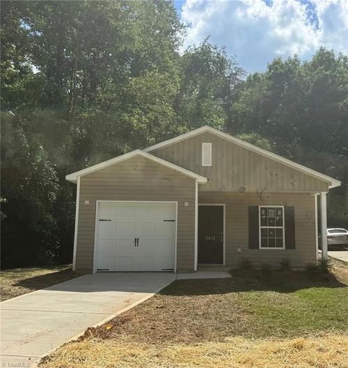 2912 Bainbridge Drive, Winston-Salem, NC, 27105 | Card Image