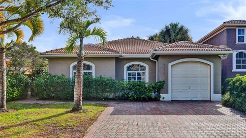 9046 Sw 160th Ter, Palmetto Bay, FL, 33157-3498 | Card Image