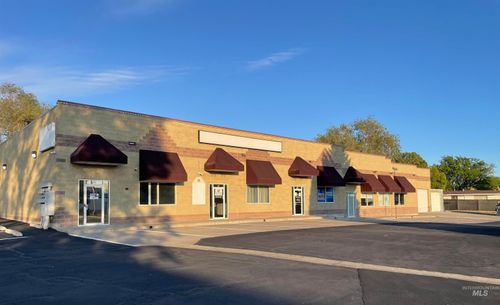 682-690 Blue Lakes Blvd, Twin Falls, ID, 83301-6567 | Card Image