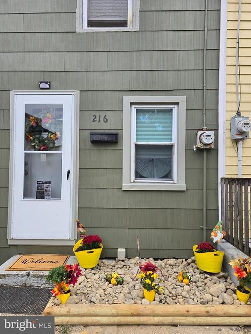 216 Barclay St, BURLINGTON, NJ, 08016-1702 | Card Image