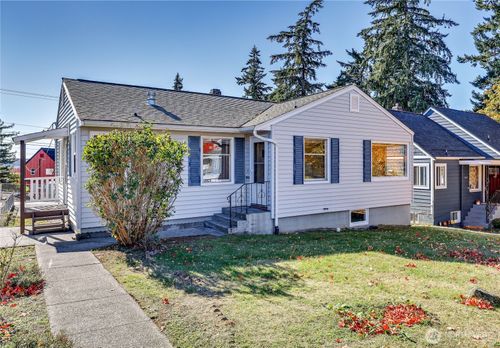 2105 E Highlands St, Bremerton, WA, 98310-4554 | Card Image