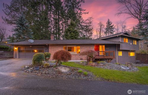 13922 Manor Way, Lynnwood, WA, 98087-1931 | Card Image