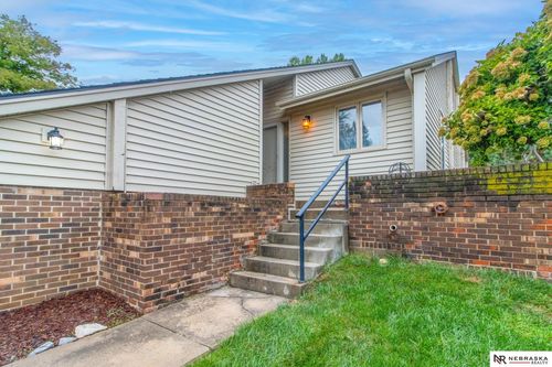 840 S 112 Plaza, Omaha, NE, 68154 | Card Image
