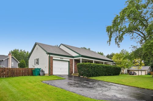 930 Dorncliff Ln, Buffalo Grove, IL, 60089-1631 | Card Image