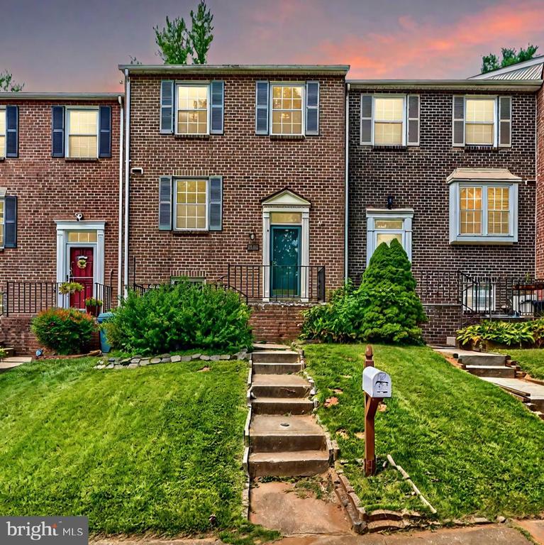 Ebony Rd, Parkville, MD 21234