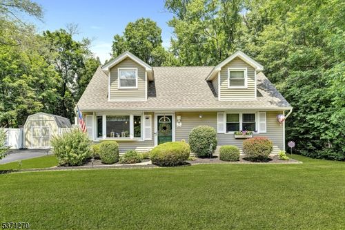 25 Ferndale Rd, Wayne, NJ, 07470-7406 | Card Image