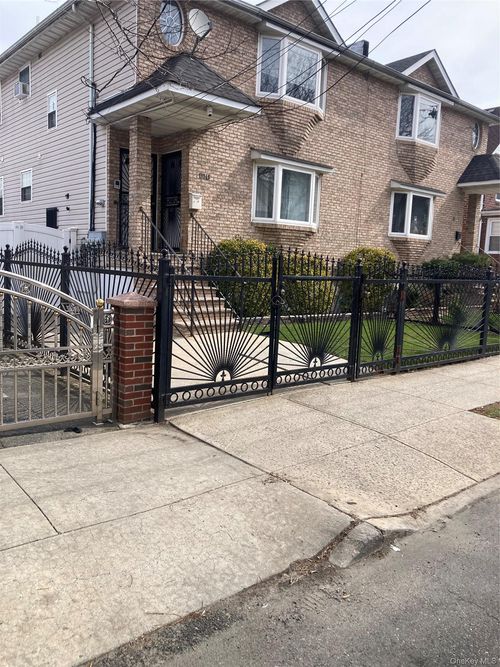 13745 Bedell Street, New York, NY, 11413 | Card Image